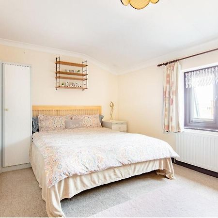 Spacious Room 2 Mins From Station 런던 외부 사진