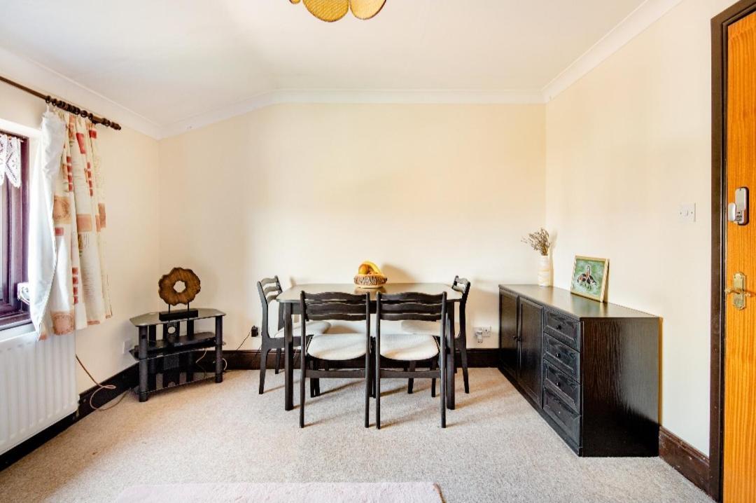 Spacious Room 2 Mins From Station 런던 외부 사진