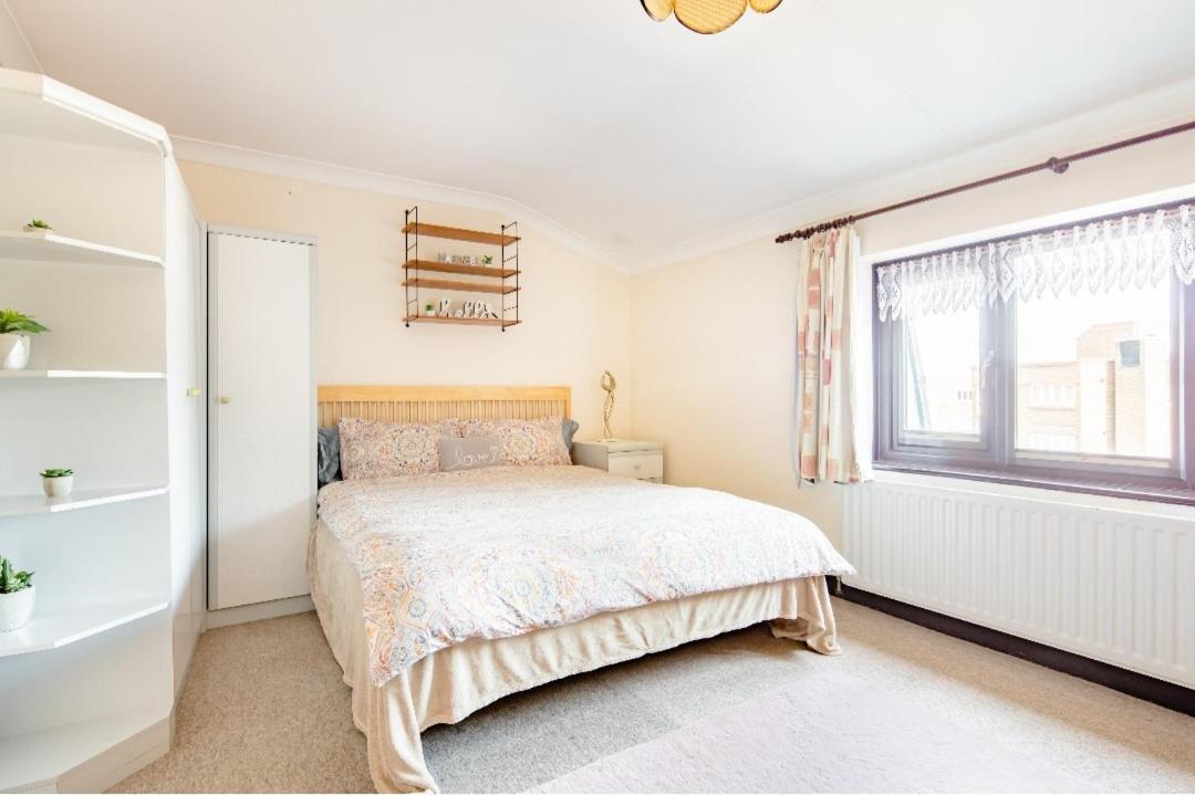 Spacious Room 2 Mins From Station 런던 외부 사진
