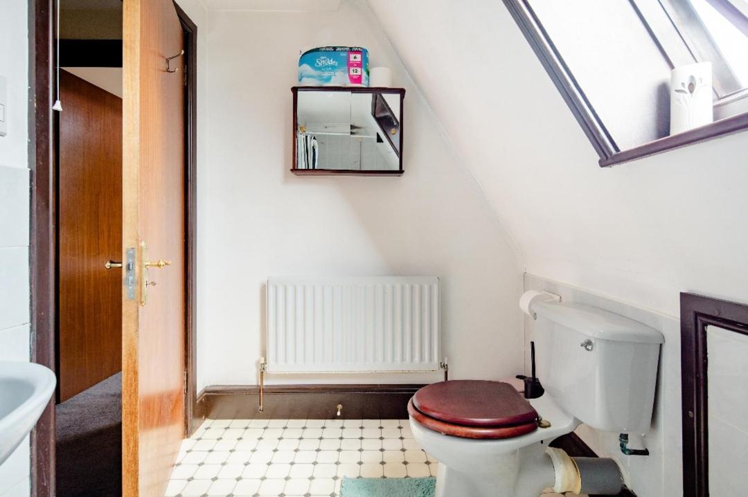 Spacious Room 2 Mins From Station 런던 외부 사진